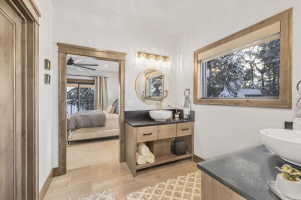 huckleberry-beach-cabin-image (45)