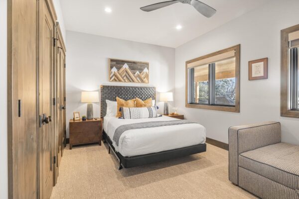 huckleberry-beach-cabin-image (6)